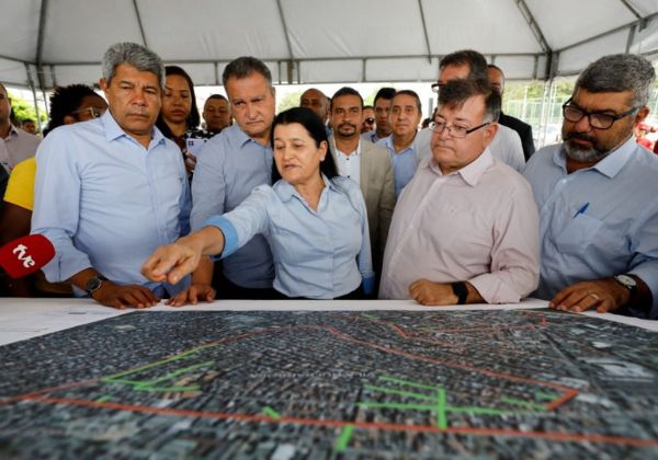  Ao lado de ministro, governador anuncia licitação para obras do Novo PAC na cidade Baixa, em Salvador