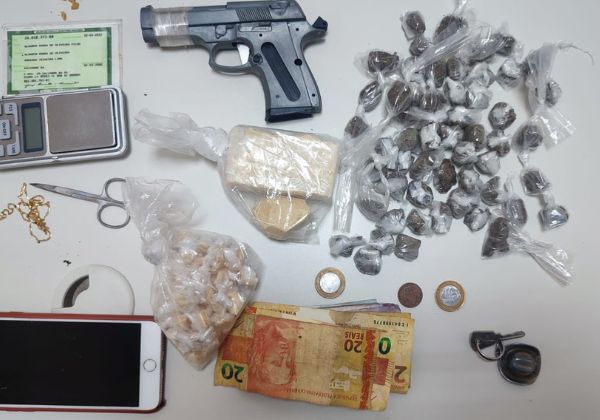  PM apreende adolescente com drogas na Massaranduba, em Salvador