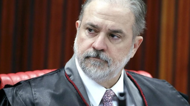  Augusto Aras tem cartada final para se manter na PGR