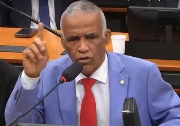  Pastor Isidório faz fala transfóbica na Câmara dos Deputados: “Homem mesmo cortando a binga não vai ser mulher”