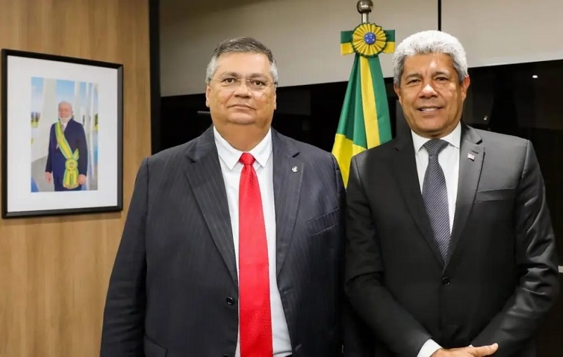  Jerônimo pede a Ministro da Justiça câmeras para fardas de policiais