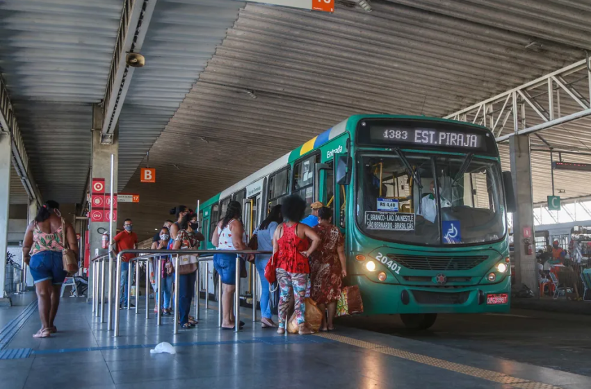  Mulher entra em trabalho de parto na Estação Pirajá