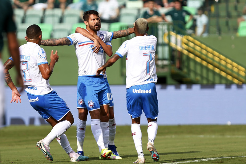  Em jogo de 10 gols, Bahia supera o Goiás em Goiânia