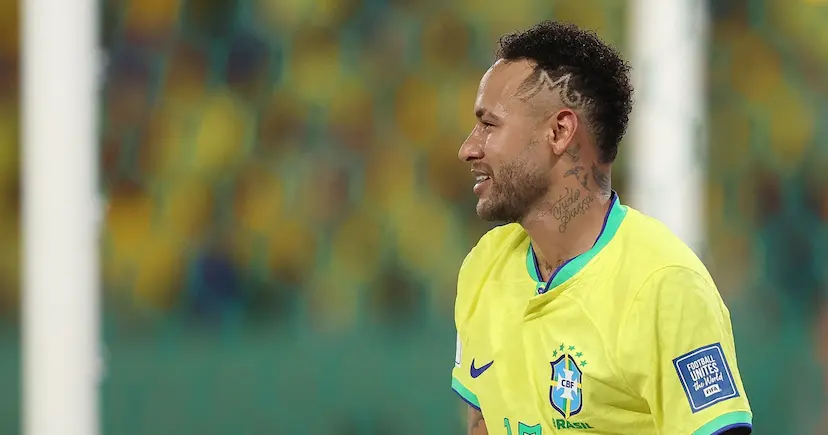  “Não venho aqui de férias”, diz Neymar após ser atingido por saco de pipoca