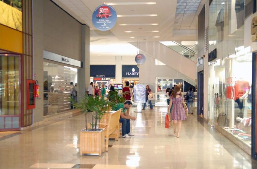  Shoppings registram fechamento de 127 lojas em agosto