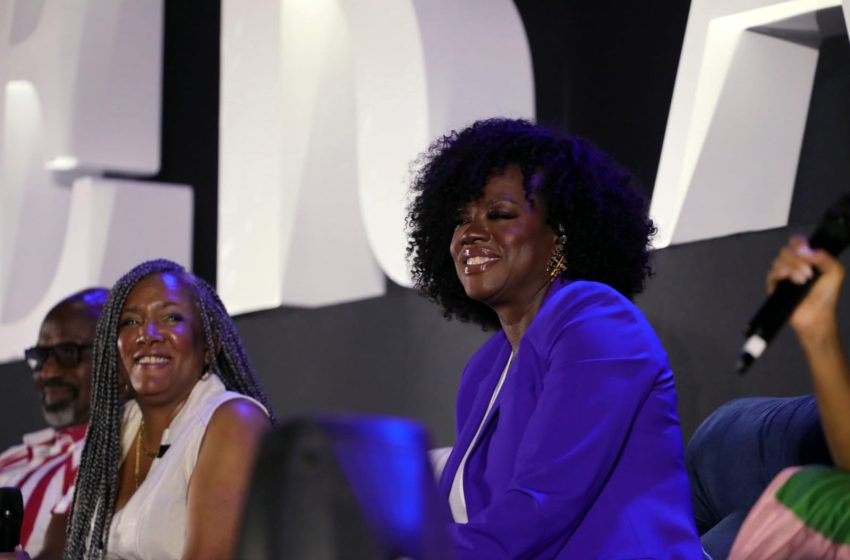  Mesa sobre Afrodiáspora com atriz Viola Davis reúne centenas de pessoas no Festival Liberatum em Salvador