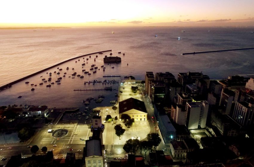  Saiba o que abre e o que fecha em Salvador no feriado desta quarta-feira (15)