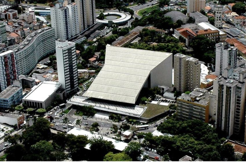  No Dia Nacional da Cultura, Jerônimo autoriza licitação das obras de requalificação do prédio principal do TCA