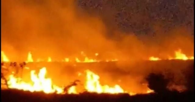   Incêndio atinge loteamento na Praia do Flamengo em Salvador