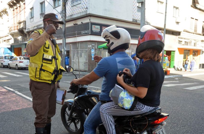  Transalvador intensifica fiscalização pela segurança viária dos motociclistas 