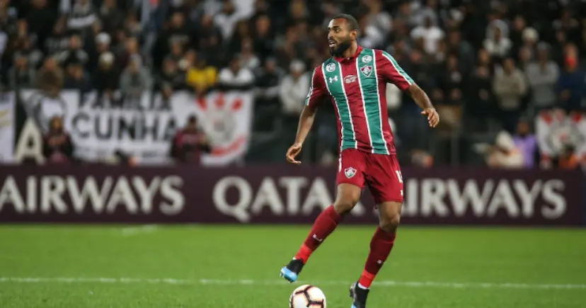  Vitória encaminha contratação de Caio Vinícius, do Fluminense