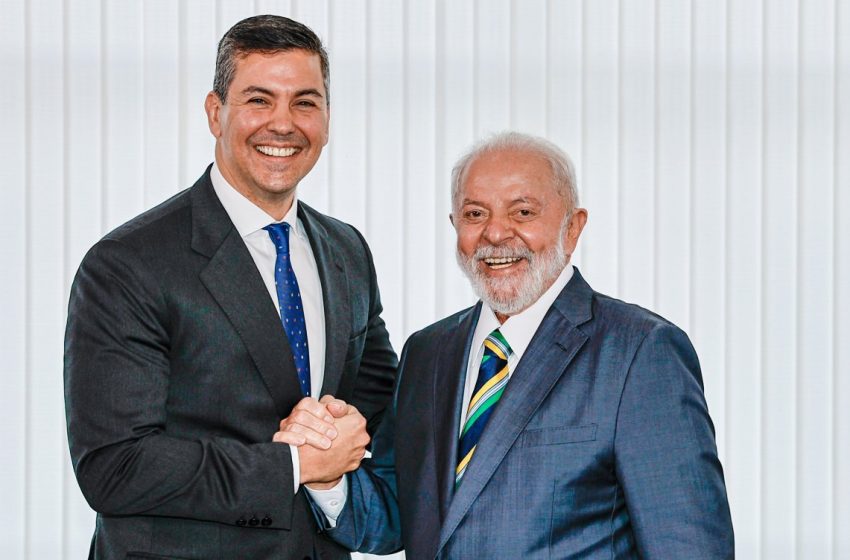  Lula se reúne com presidente do Paraguai e discute energia de Itaipu