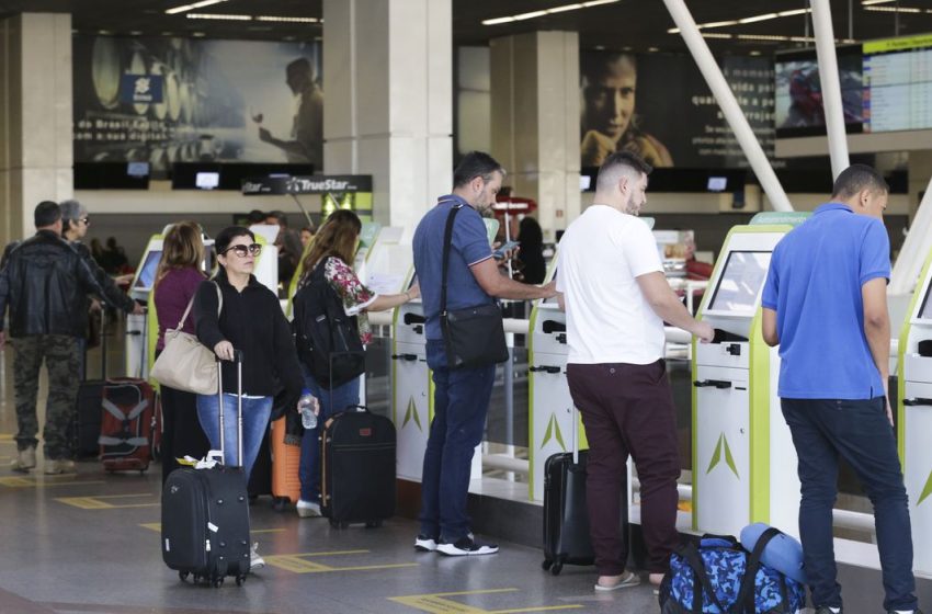  Voa Brasil será destinado a aposentados e estudantes do Prouni