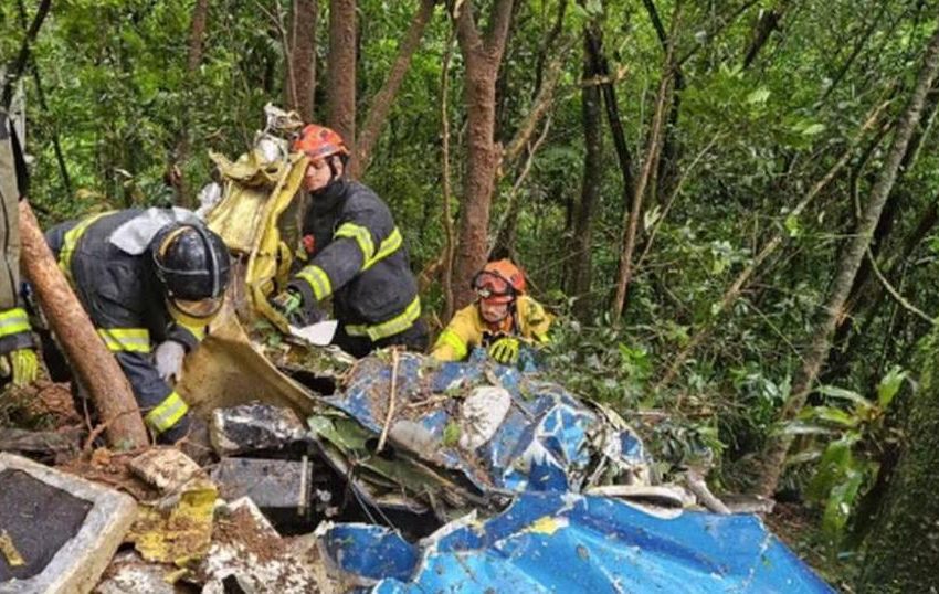  Avião de pequeno porte cai e deixa dois mortos em São Paulo