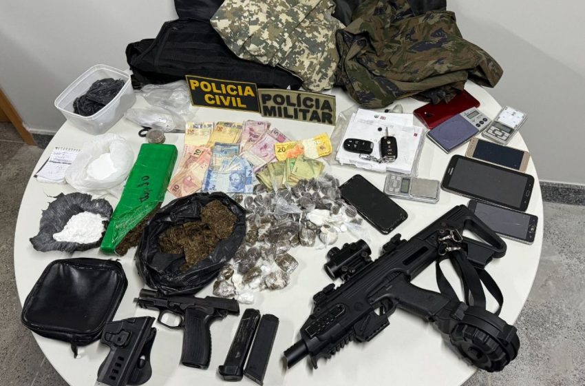  PC e PM apreendem pistolas, colete balístico e drogas com integrantes de facção em Ilhéus