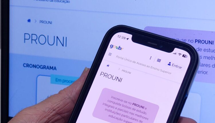  Prouni: prazo para comprovar dados termina nesta terça-feira