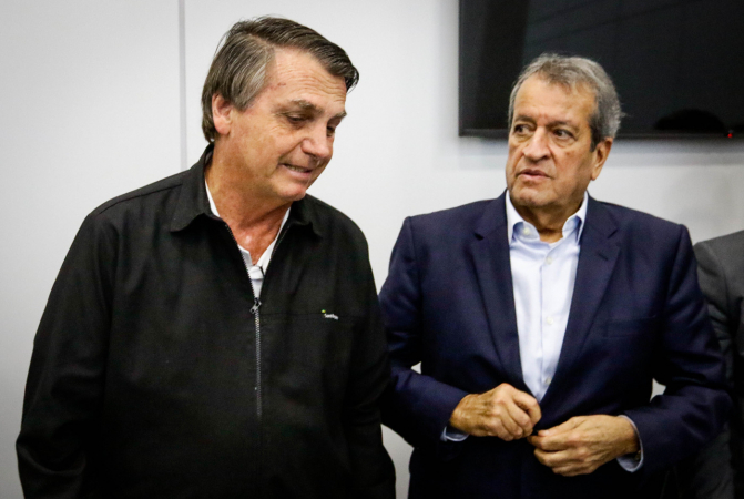  Advogado de Valdemar Costa Neto deixa defesa de Bolsonaro em processos do STF