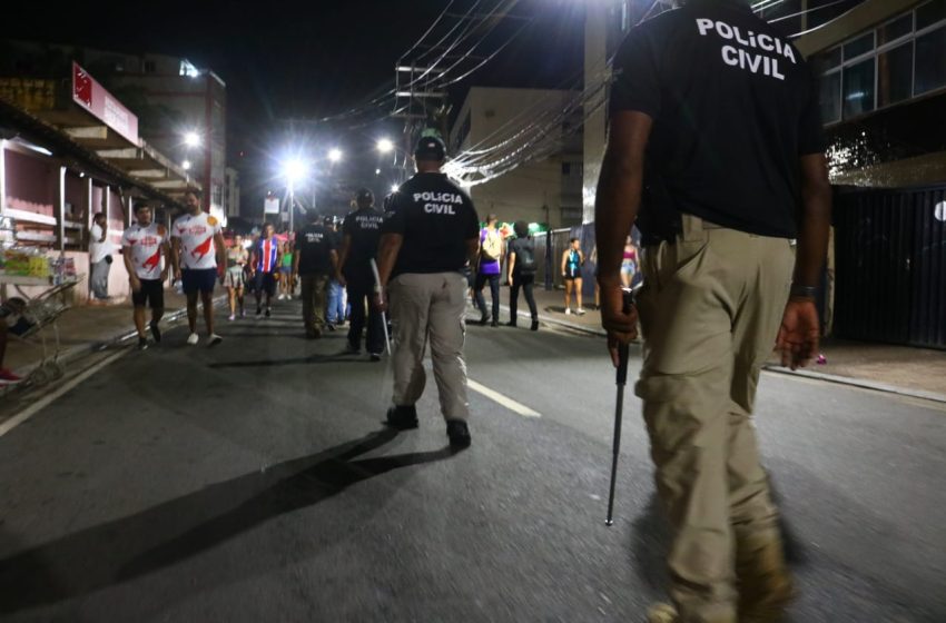  Homem é baleado no Carnaval do Centro e polícia busca autor do disparo