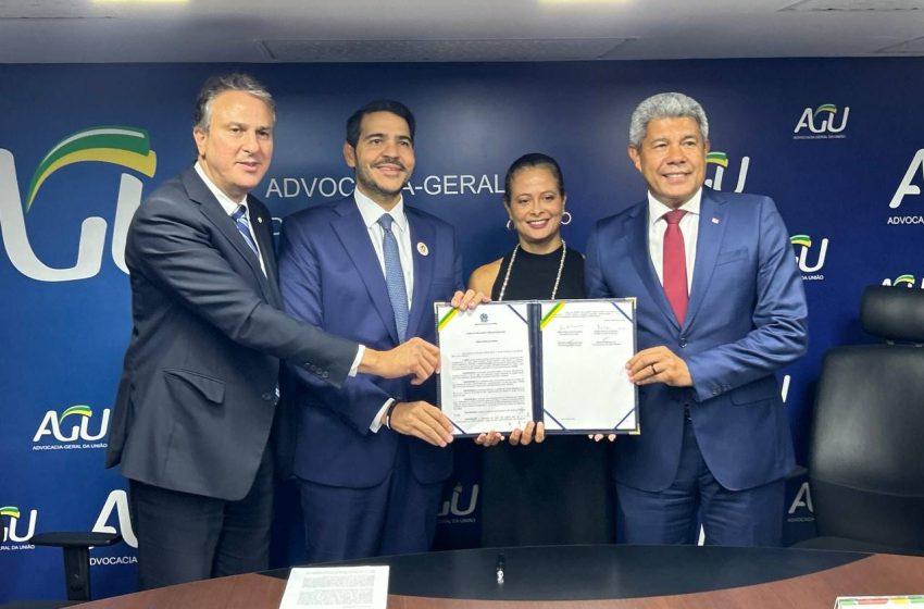  Jerônimo firma acordo com AGU e MEC e acerta novo repasse de precatórios do FUNDEF para a Bahia