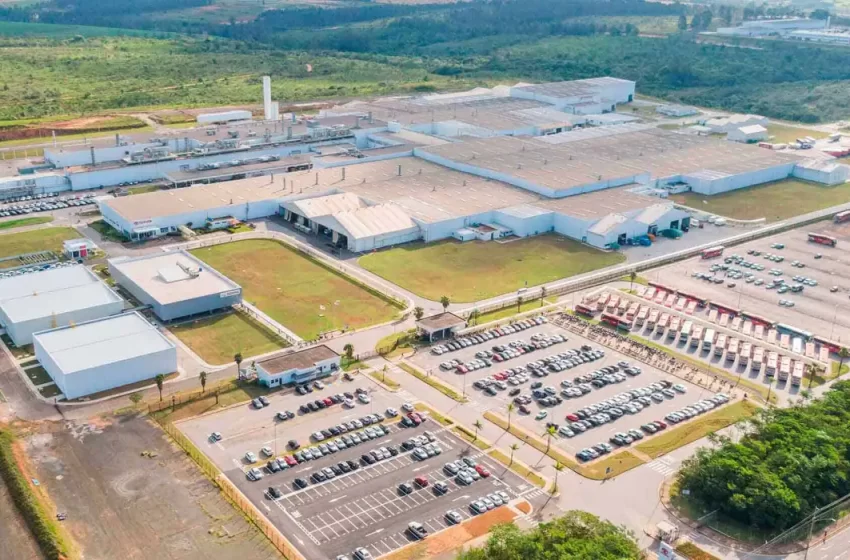  Toyota deve investir R$ 11 bilhões no Brasil