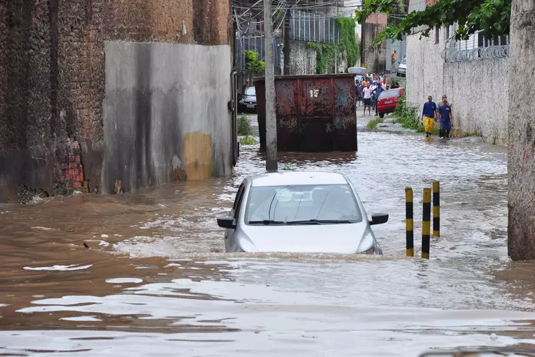  Defesa Civil registra 140 ocorrências nesta quarta-feira (10) em Salvador