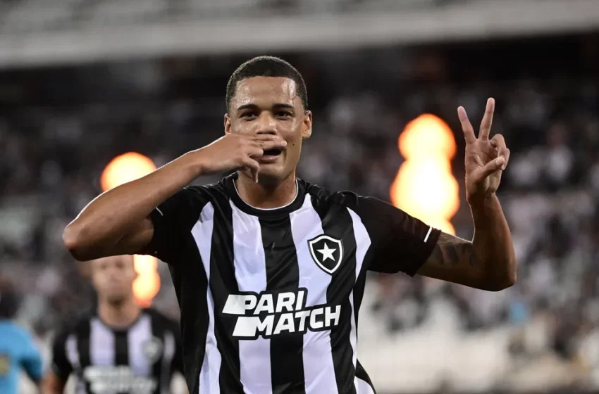  Vitória encaminha contratação do atacante Janderson, do Botafogo