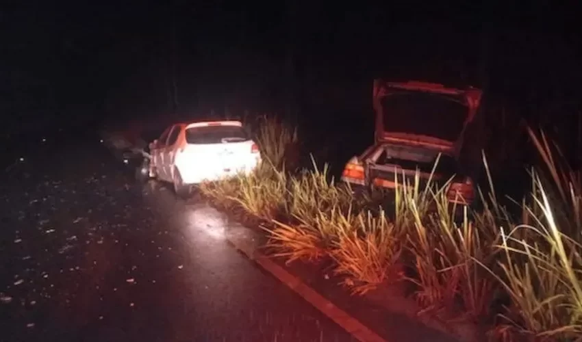  Duas pessoas são esfaqueadas por motorista do outro veículo após acidente