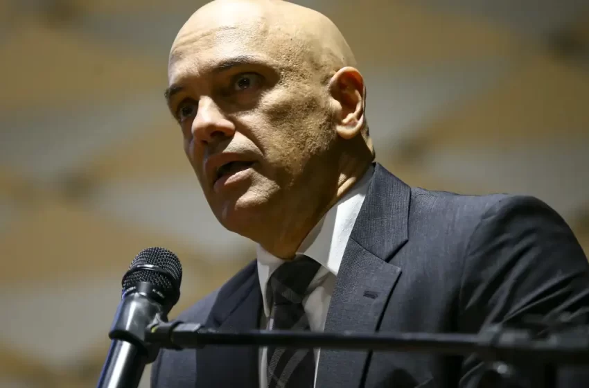  Ato em São Paulo pede impeachment de Moraes e anistia a 8 de janeiro