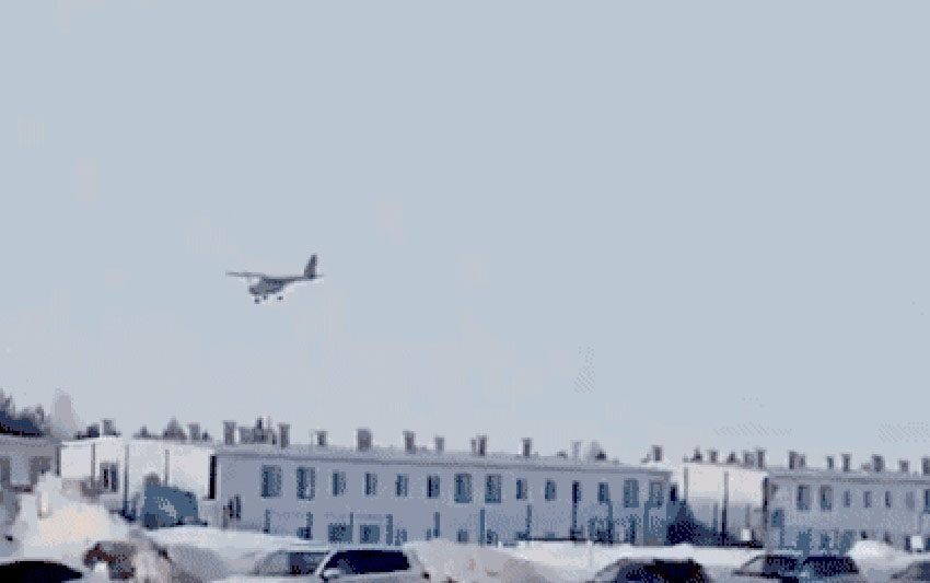  Sem piloto, avião ucraniano atinge prédio na Rússia e deixa 13 feridos
