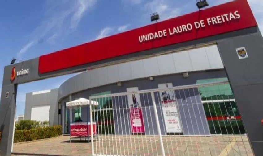  Estudante tem carro roubado dentro da UNIME