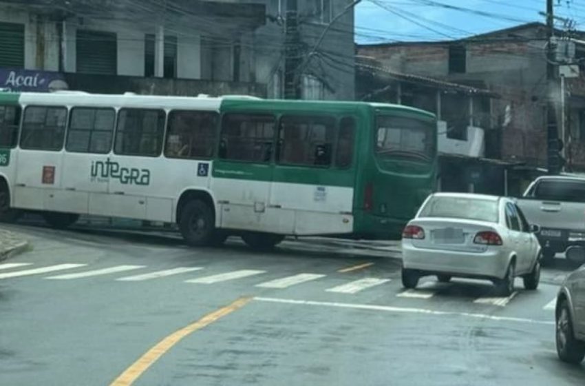  Vila Verde amanhece novamente sem ônibus,polícia segue no local