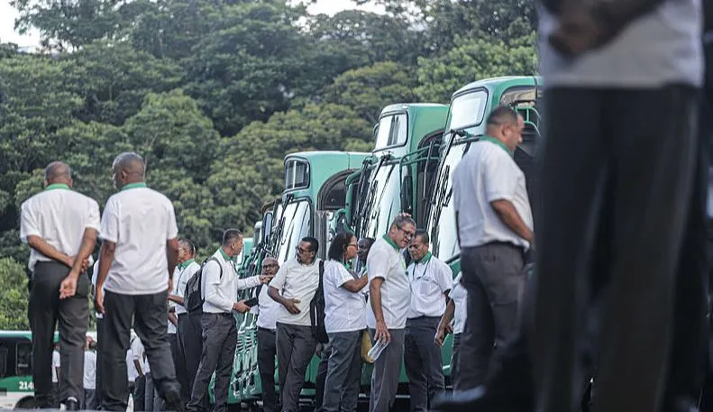  Rodoviários aprovam estado de greve em Salvador