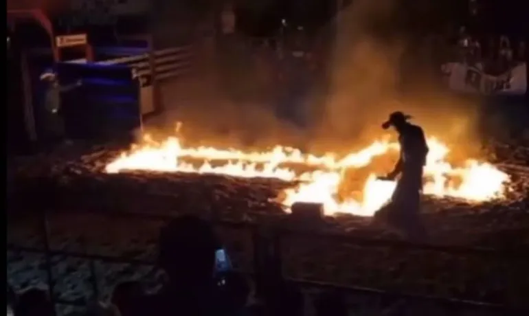  Itapetinga: Explosão de fogos durante rodeio deixa 10 pessoas feridas