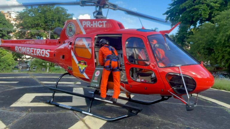  Idosa de 81 anos com suspeita de AVC é resgatada de helicóptero na Ilha de Itaparica