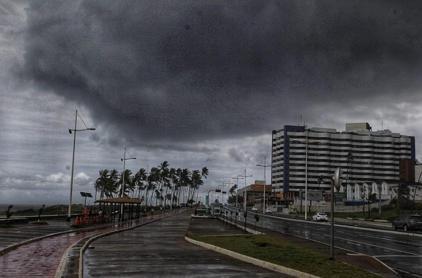  Salvador tem 90% de chance de chuva no fim de semana