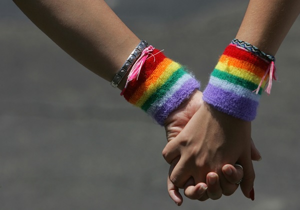  Senado da Tailândia aprova casamento homossexual