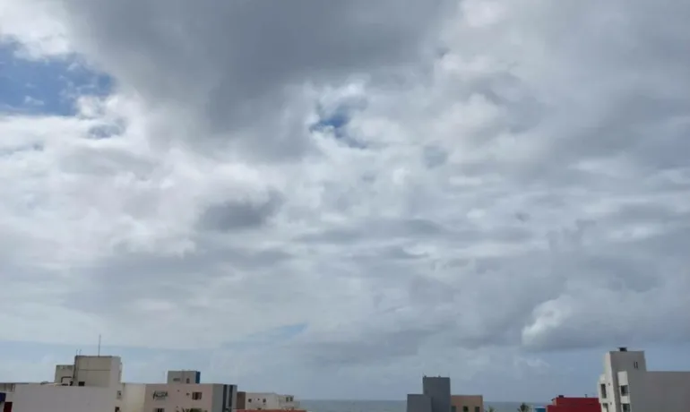  Fim de semana em Salvador será de tempo fechado e chuva isolada