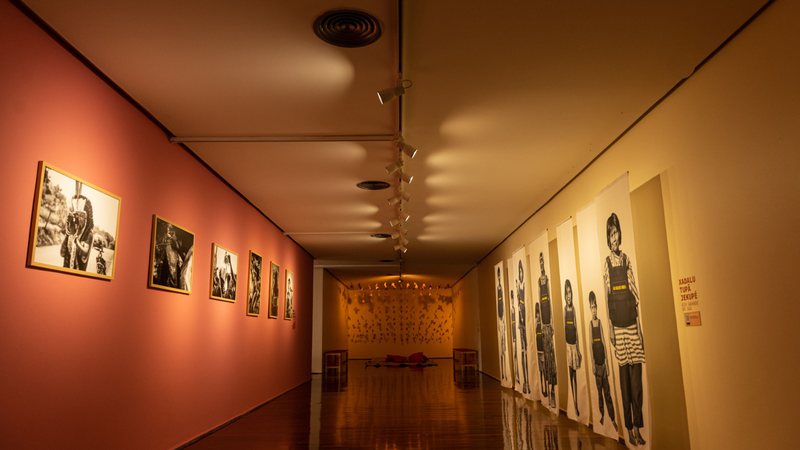  A exposição “Nhe’ ẽ Se – Desejo de Fala” chega à Caixa Cultural Salvador