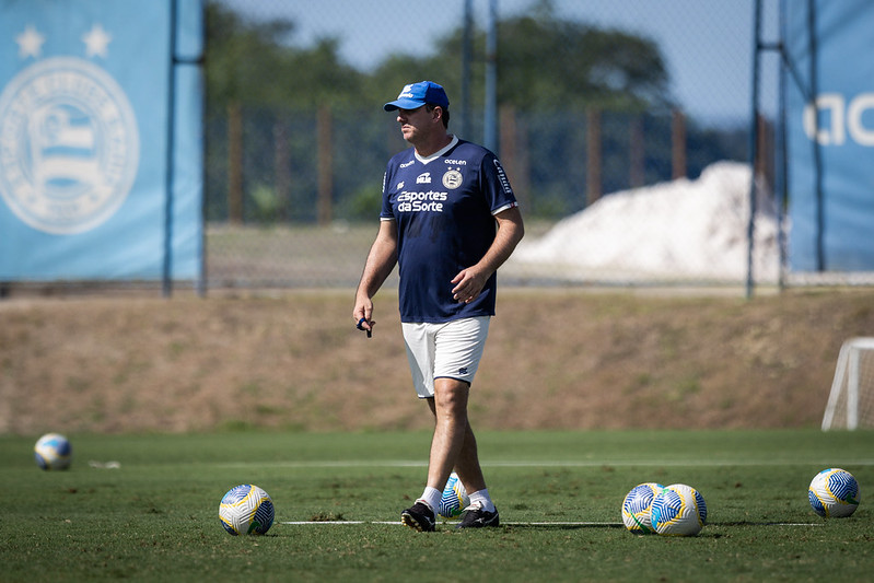  Na cola do líder, Bahia enfrenta o São Paulo neste domingo (30) no Morumbi