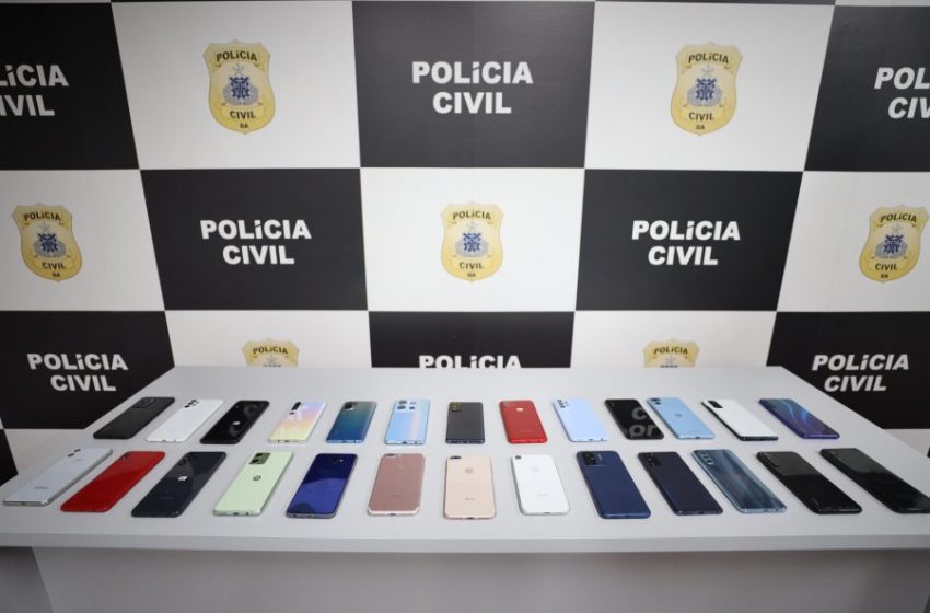  23 celulares roubados em ônibus são devolvidos aos proprietários pela Polícia