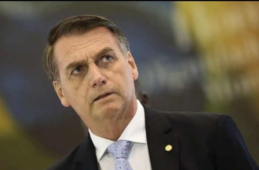  Bolsonaro defende PEC das Praias: “Visa revogar três impostos”