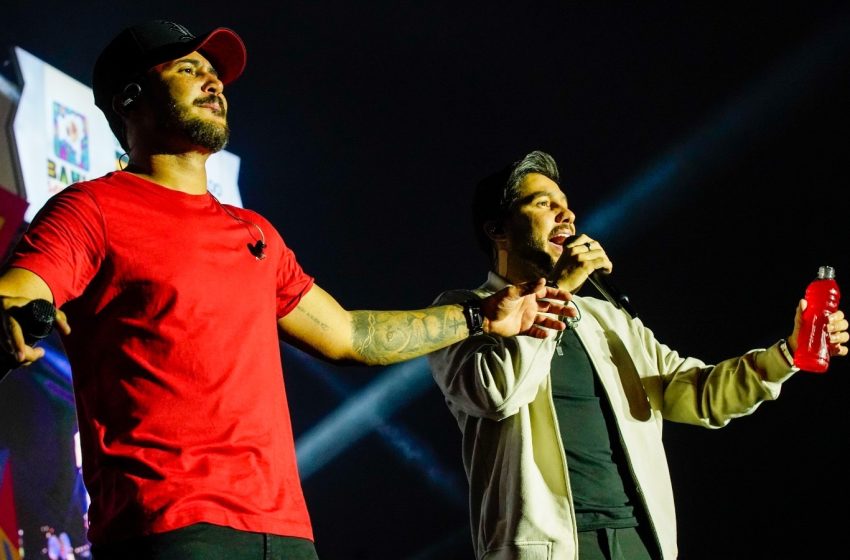  Grande revelação do forró e piseiro, dupla Iguinho & Lulinha anima a segunda noite de São Pedro no Parque