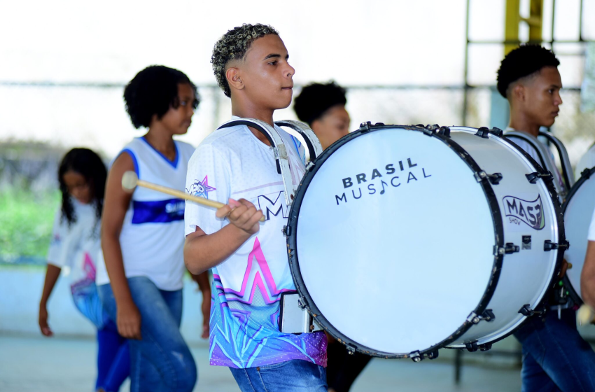  Escolas Municipais de Salvador se Preparam Intensamente para o Desfile do 2 de Julho