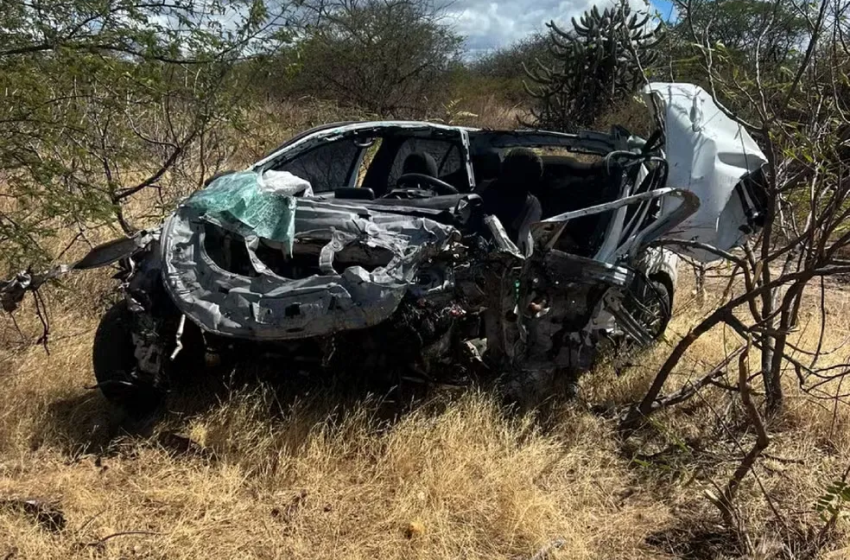  Remanso: Carro com prefeito sofre acidente e motorista morre