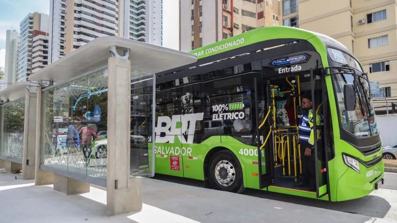  Prefeitura notifica moradores da Avenida Octávio Mangabeira para acordo amigável