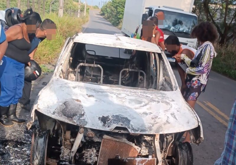  Corpo carbonizado é encontrado dentro de carro na RMS