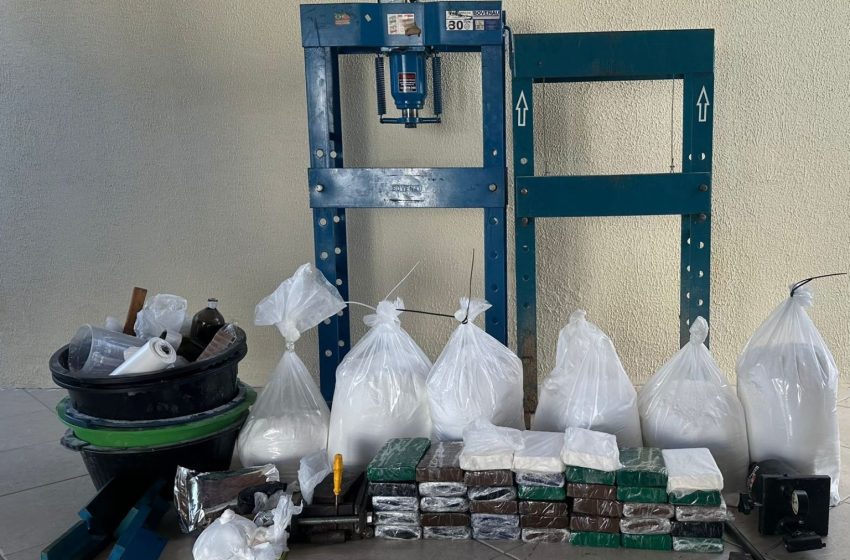  PM desmonta laboratório de droga com 40 kg de cocaína em Feira de Santana