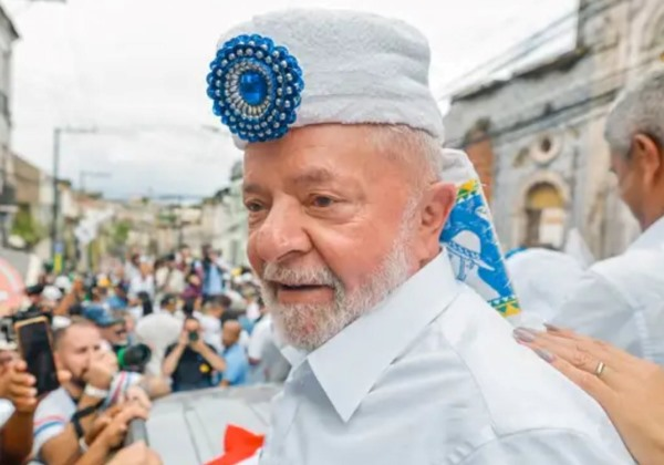  Presidente Lula desembarca na Bahia para festejos do 2 de Julho