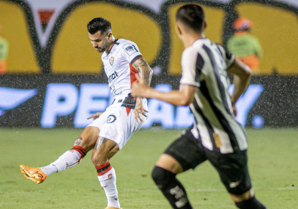  Vitória é derrotado pelo Botafogo e continua na 15° posição