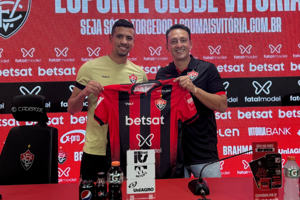  Volante Ricardo Ryller é apresentado oficialmente como jogador do Vitória